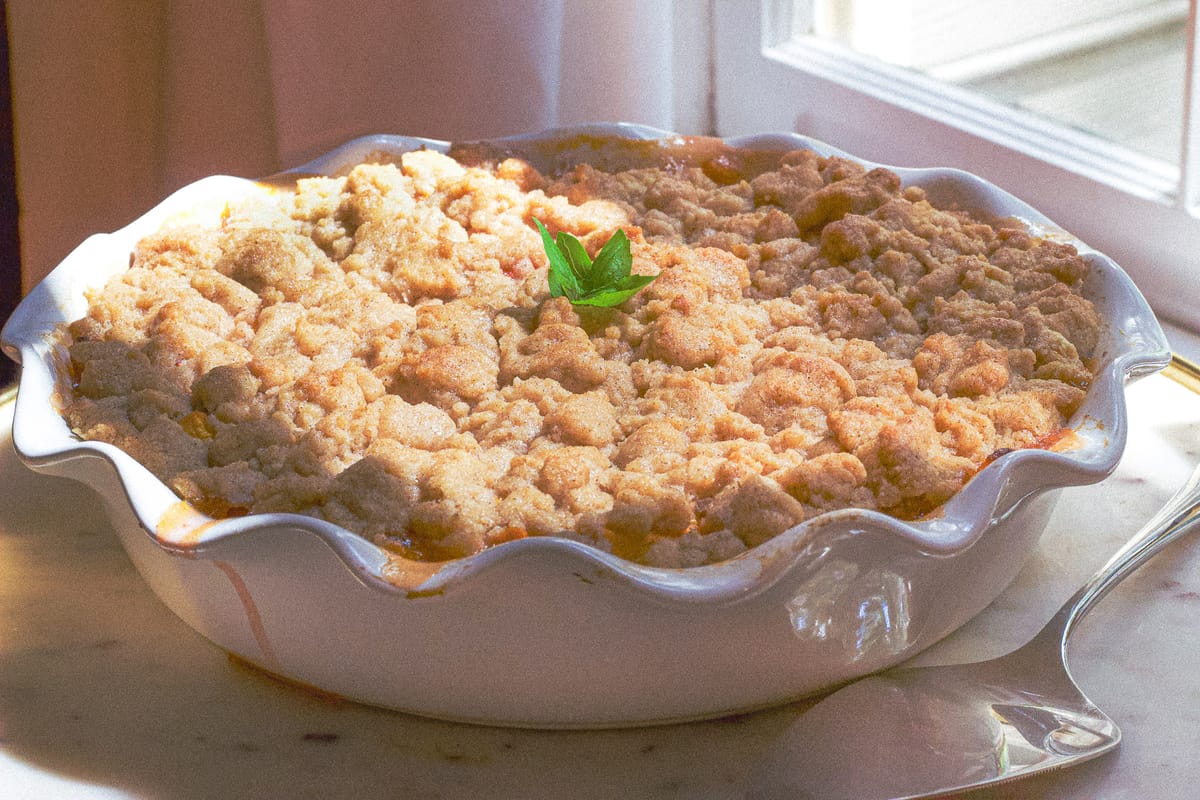 Super Easy Peach Cobbler